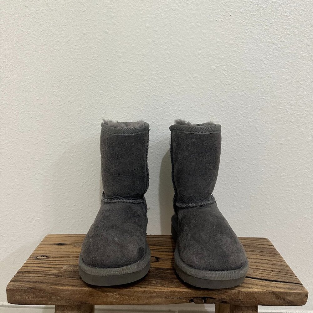Toddler Size 8 Gray UGG Australia Classic II Boots Gently Worm